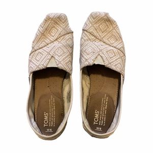 Blush/cream TOMS flats